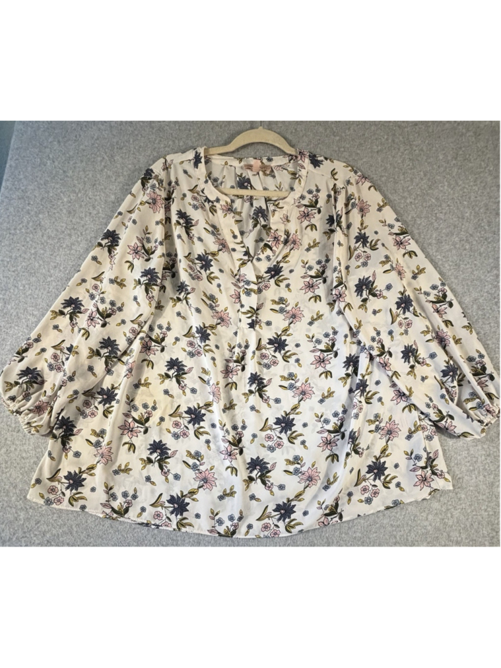 Philosophy Woman Plus Size 1X Floral Blouse Split Neck 3/4 Sleeve White